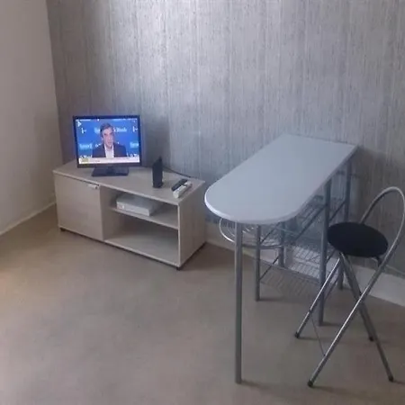 Apartment F2 En Centre-Ville Διαμέρισμα Saint-Quentin-sur-le-Homme