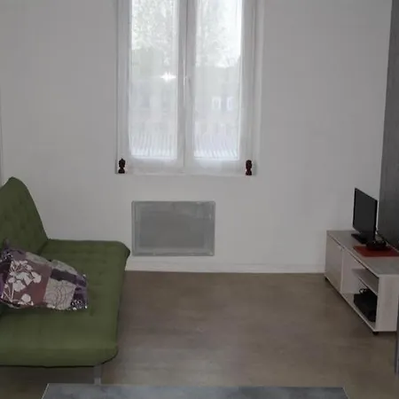 Apartment F2 En Centre-Ville Διαμέρισμα Saint-Quentin-sur-le-Homme