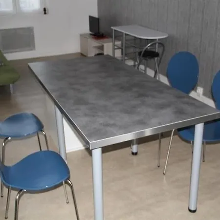 Διαμέρισμα Apartment F2 En Centre-Ville Saint-Quentin-sur-le-Homme